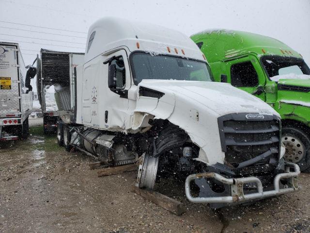  Salvage Freightliner Cascadia 1