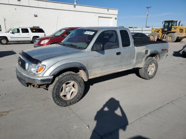  Salvage Toyota Tacoma