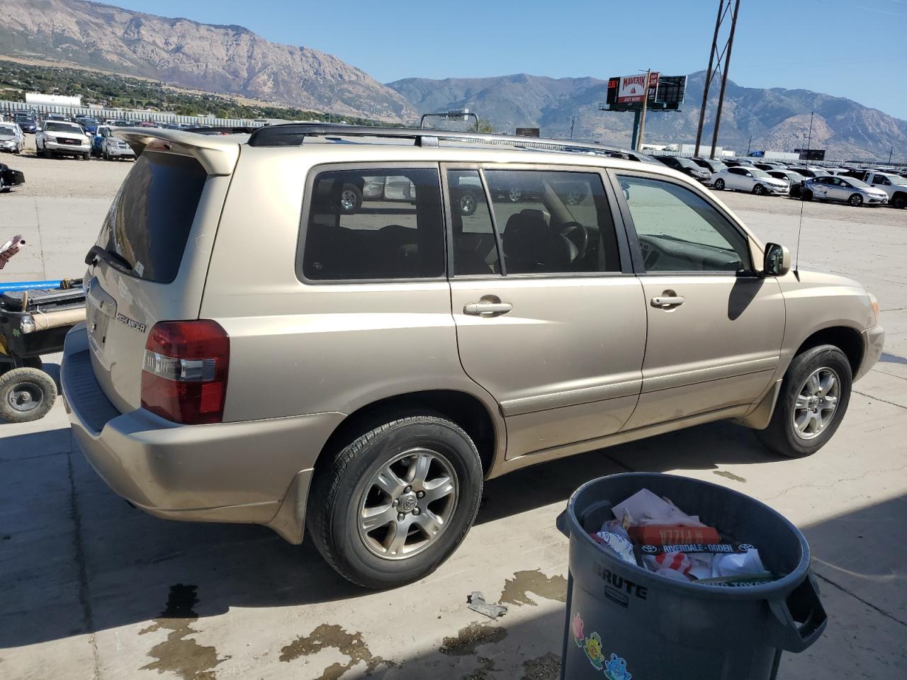 Toyota Highlander Sport Image 6