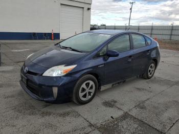  Salvage Toyota Prius