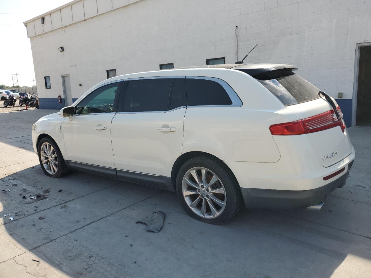 Lincoln MKT Image 4