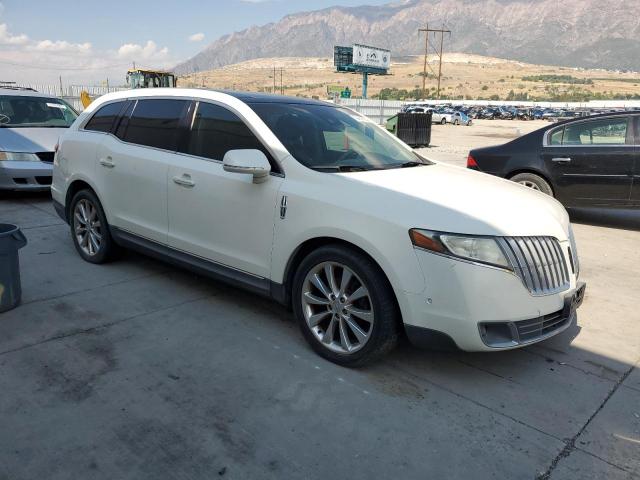 Lincoln MKT Image 11