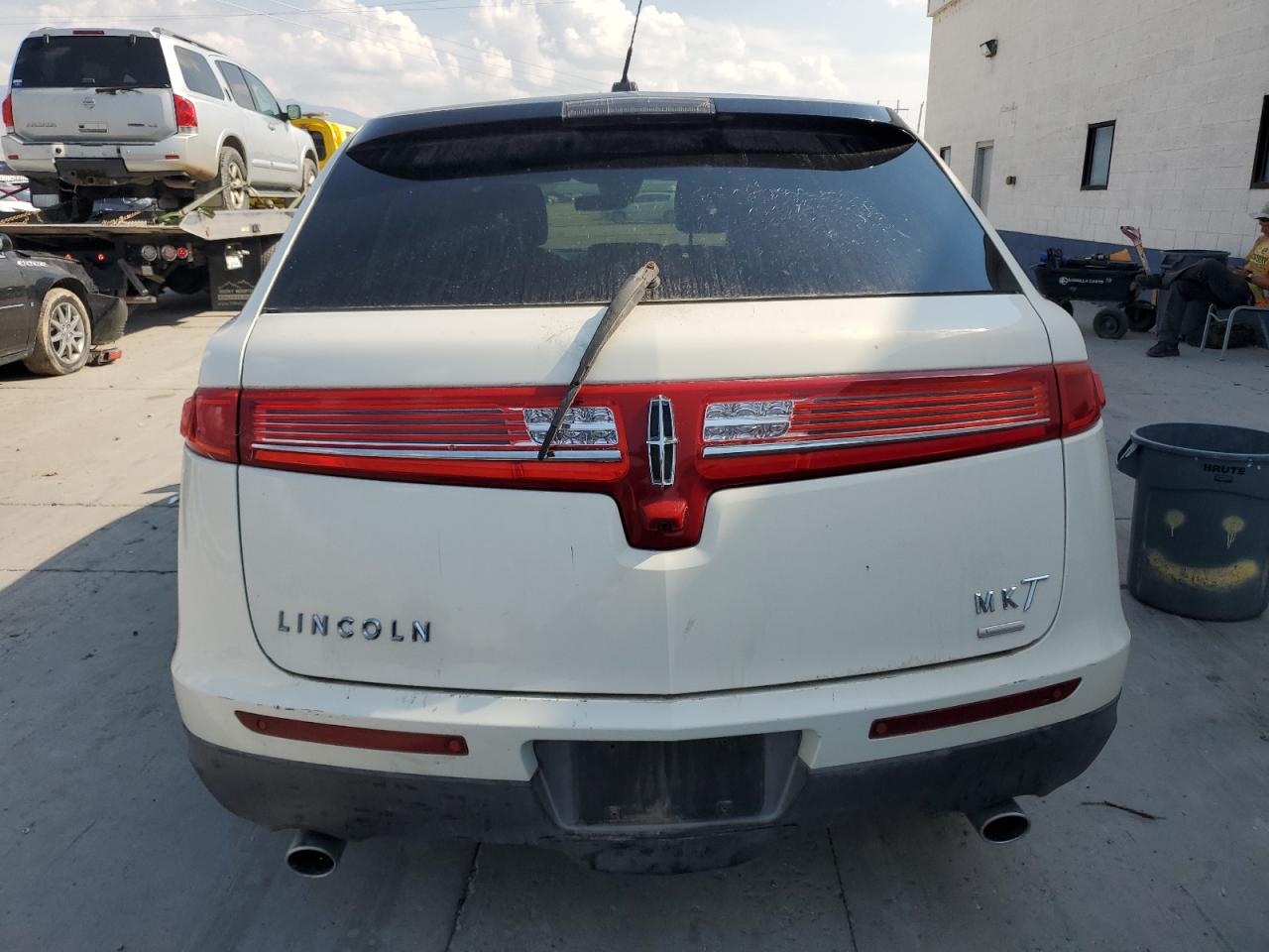Lincoln MKT Image 3