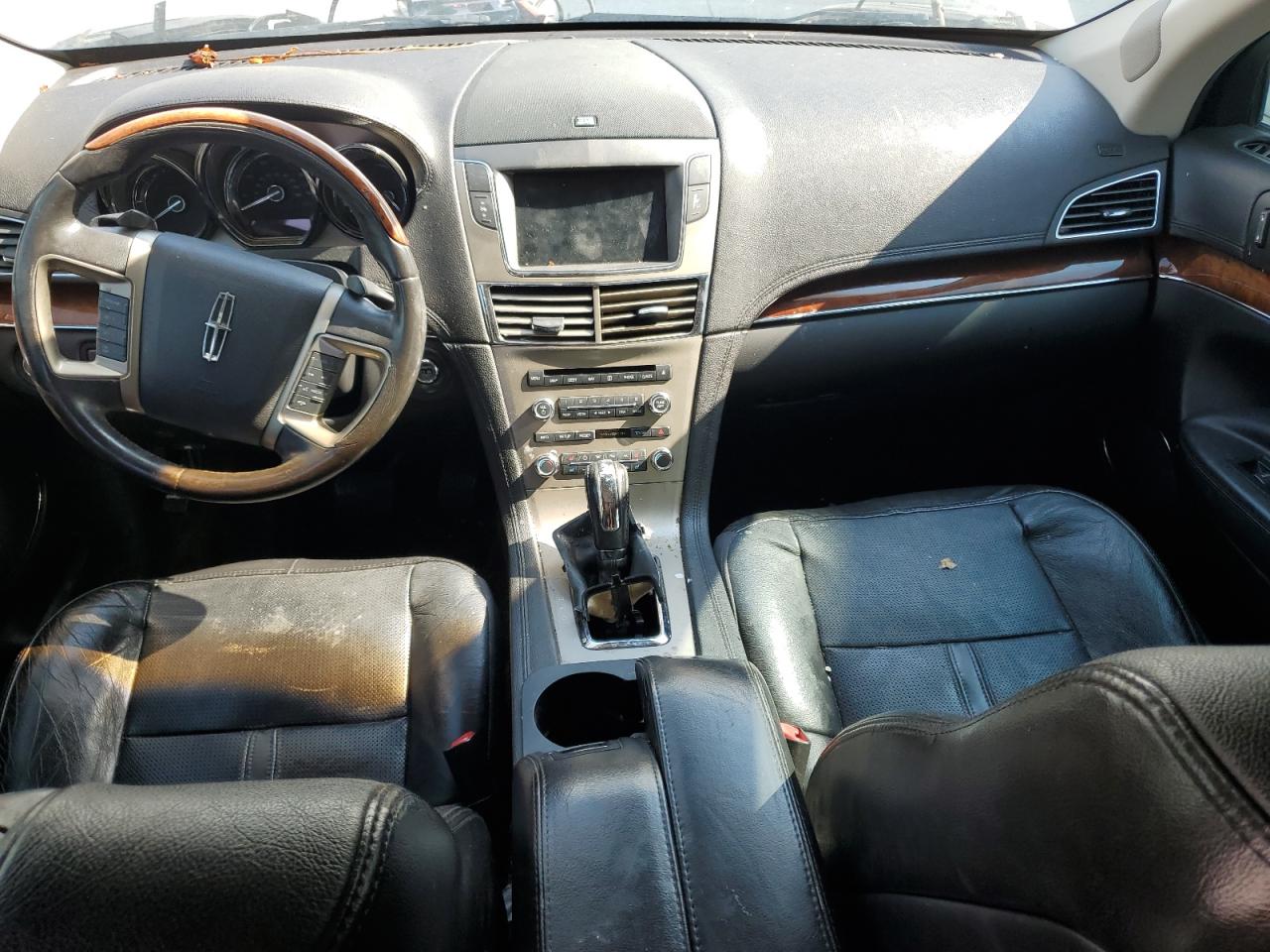 Lincoln MKT Image 13