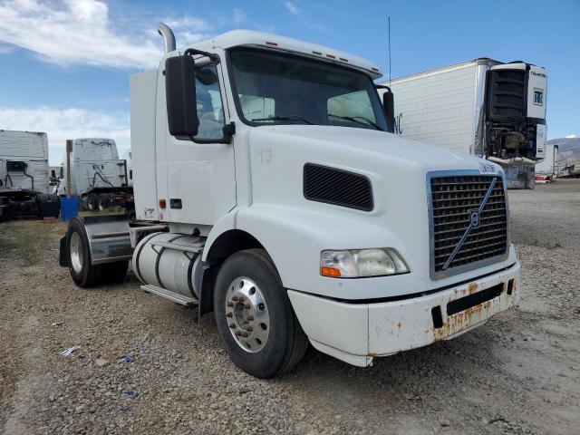  Salvage Volvo Vnm