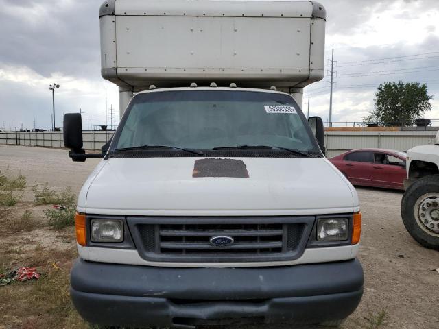 Ford Econoline E450 Super Duty Cutaway Van Image 7
