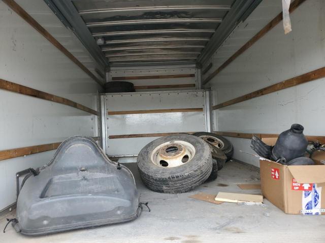 Ford Econoline E450 Super Duty Cutaway Van Image 6