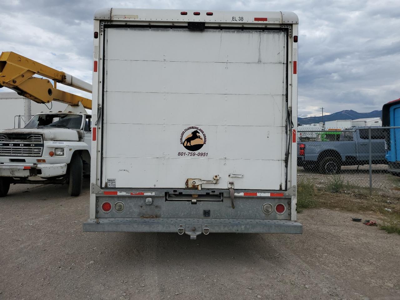 Ford Econoline E450 Super Duty Cutaway Van Image 14