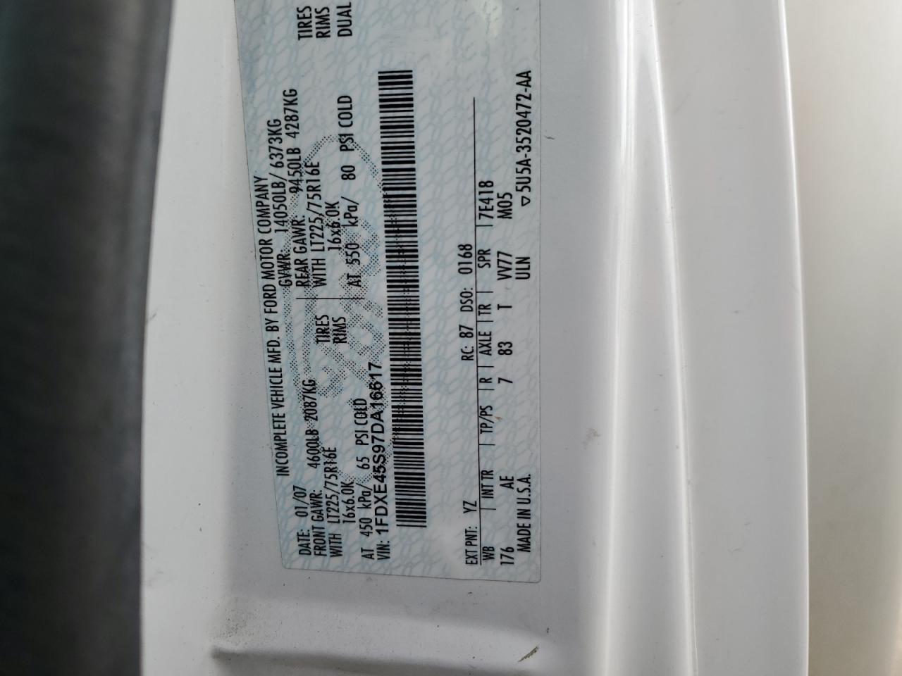 Ford Econoline E450 Super Duty Cutaway Van Image 12