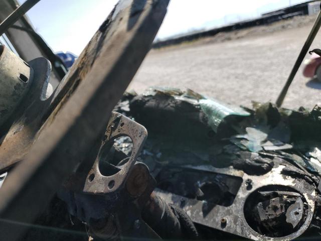 Peterbilt 320 Image 4