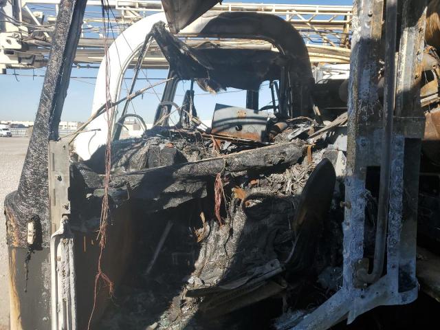 Peterbilt 320 Image 7