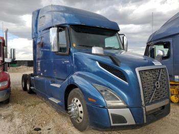  Salvage Volvo Vnl