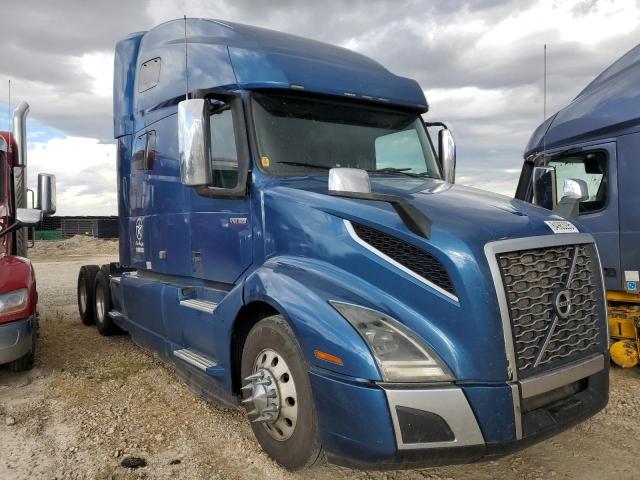  Salvage Volvo Vnl