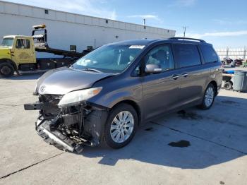  Salvage Toyota Sienna