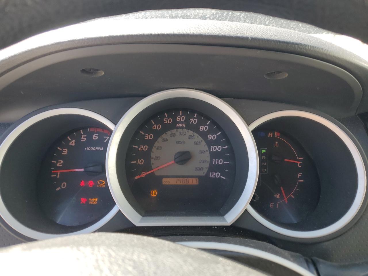 Toyota Tacoma Access Cab Image 9