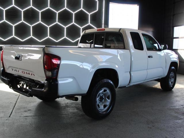 Toyota Tacoma Access Cab Image 9