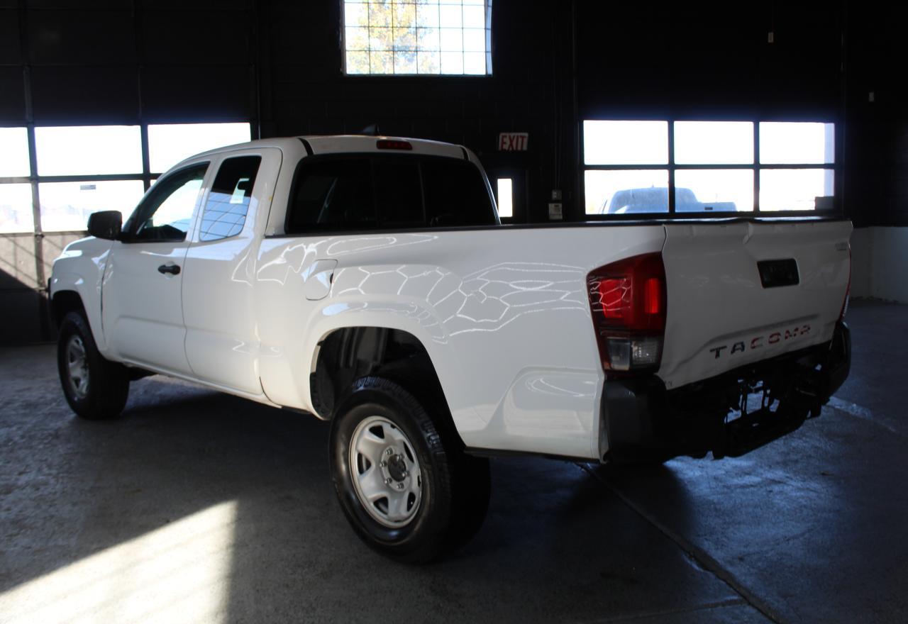 Toyota Tacoma Access Cab Image 8