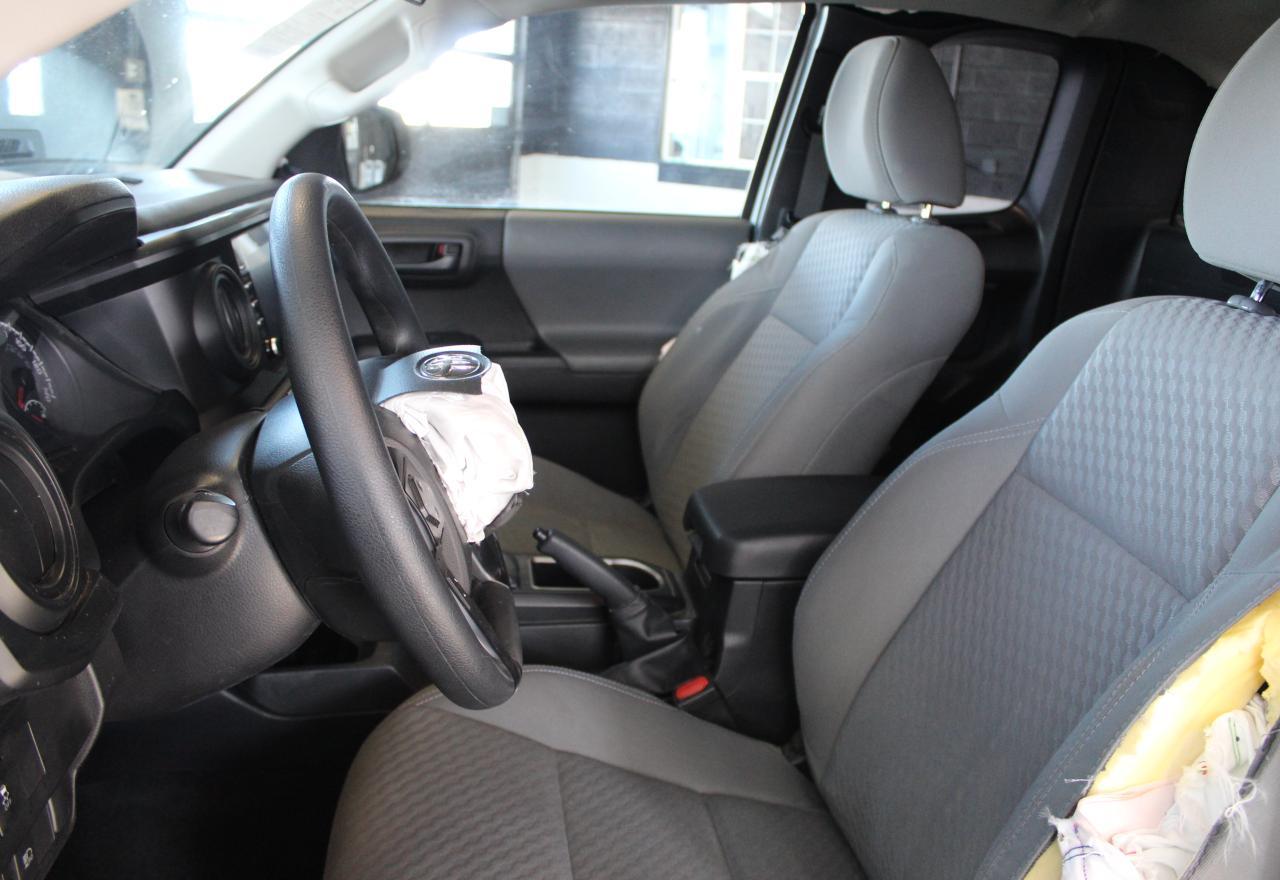 Toyota Tacoma Access Cab Image 10