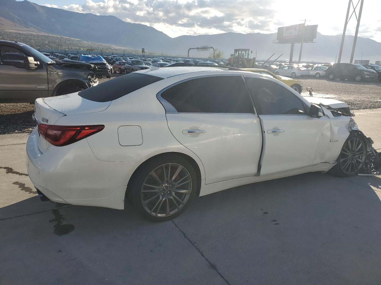 INFINITI Q50 Red Sport 400 Image 3