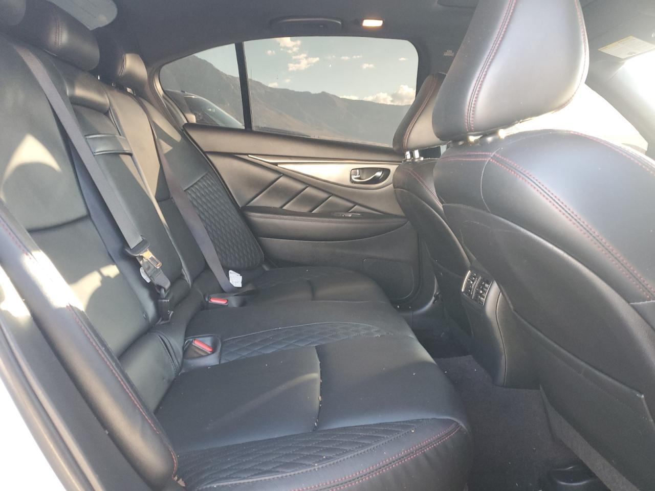 INFINITI Q50 Red Sport 400 Image 13
