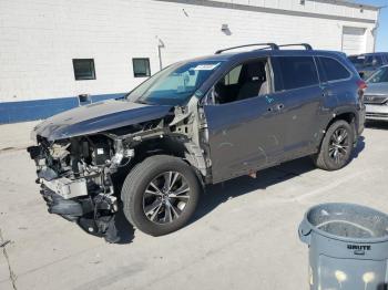  Salvage Toyota Highlander