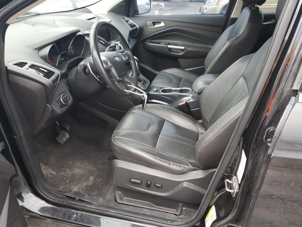 Ford Escape Titanium Image 3