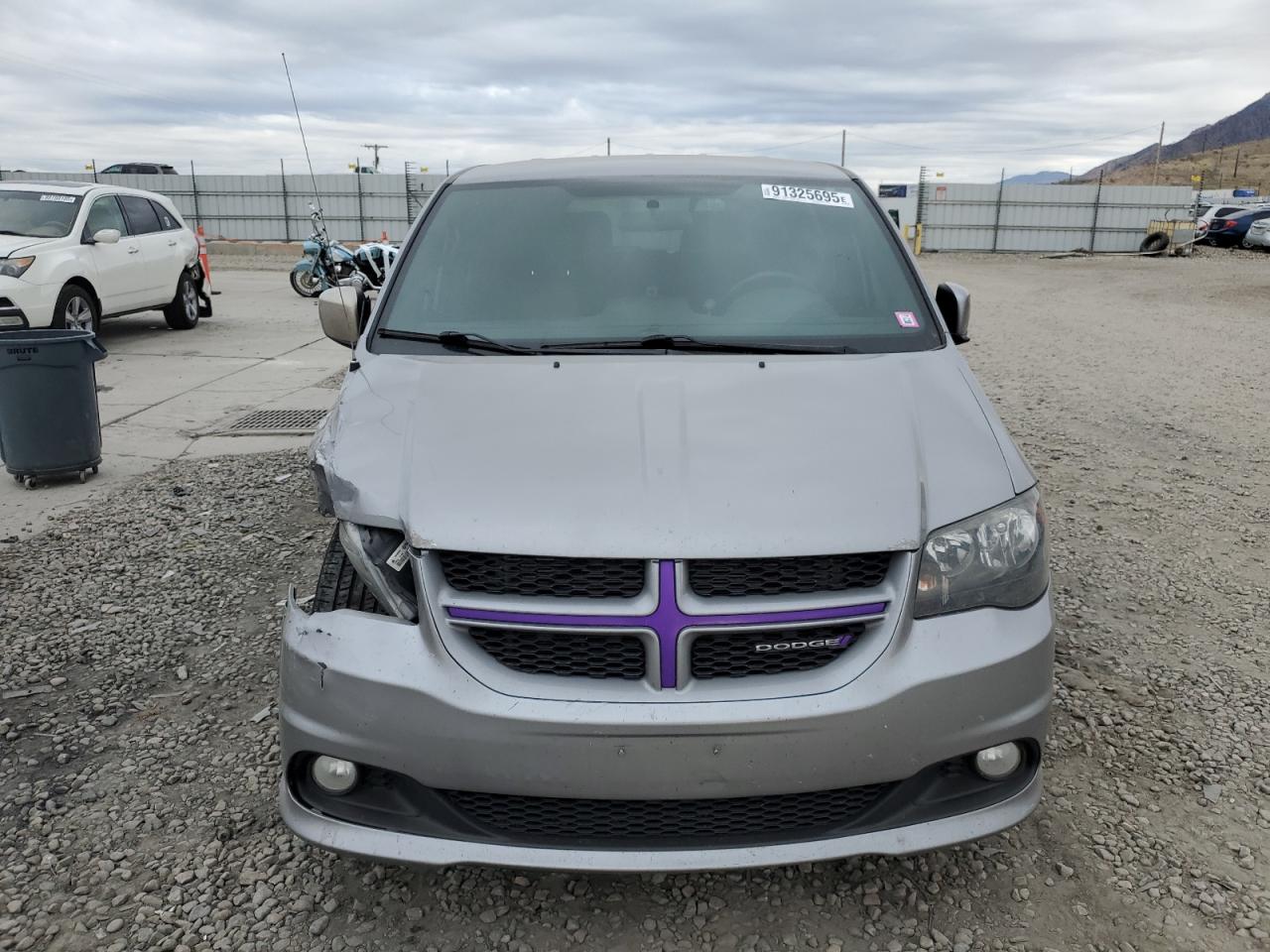 Dodge Caravan R/t Image 7