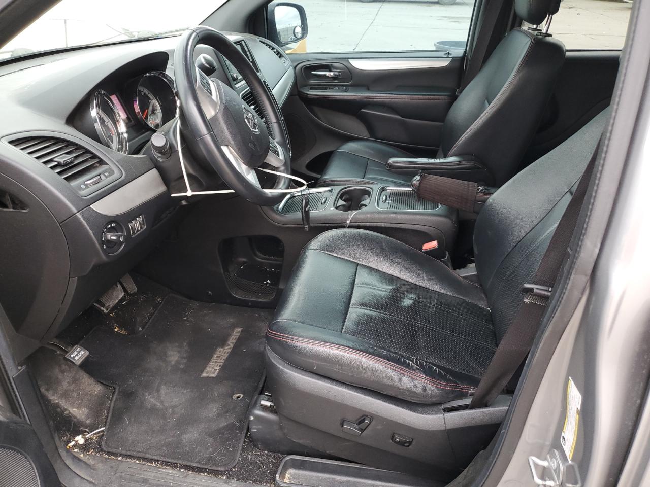 Dodge Caravan R/t Image 12