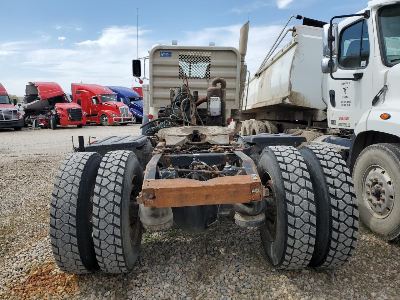 Peterbilt 367 Image 10