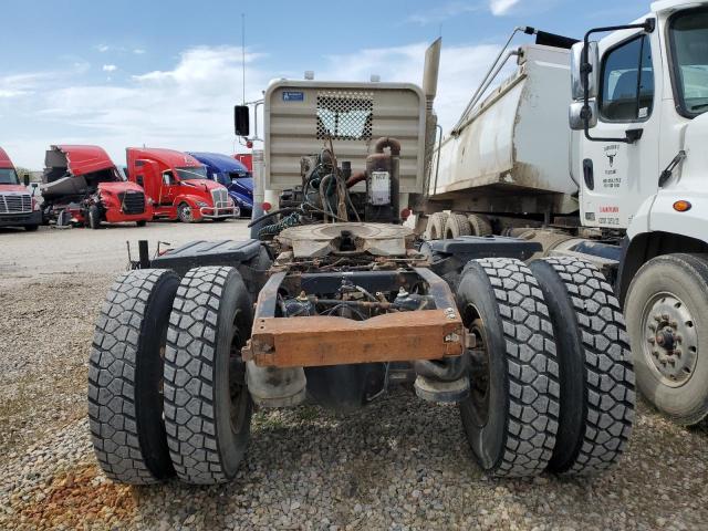 Peterbilt 367 Image 10