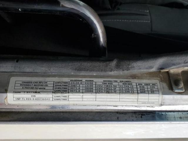 Peterbilt 367 Image 7