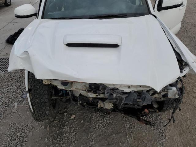 Toyota Tacoma Double Cab Image 11