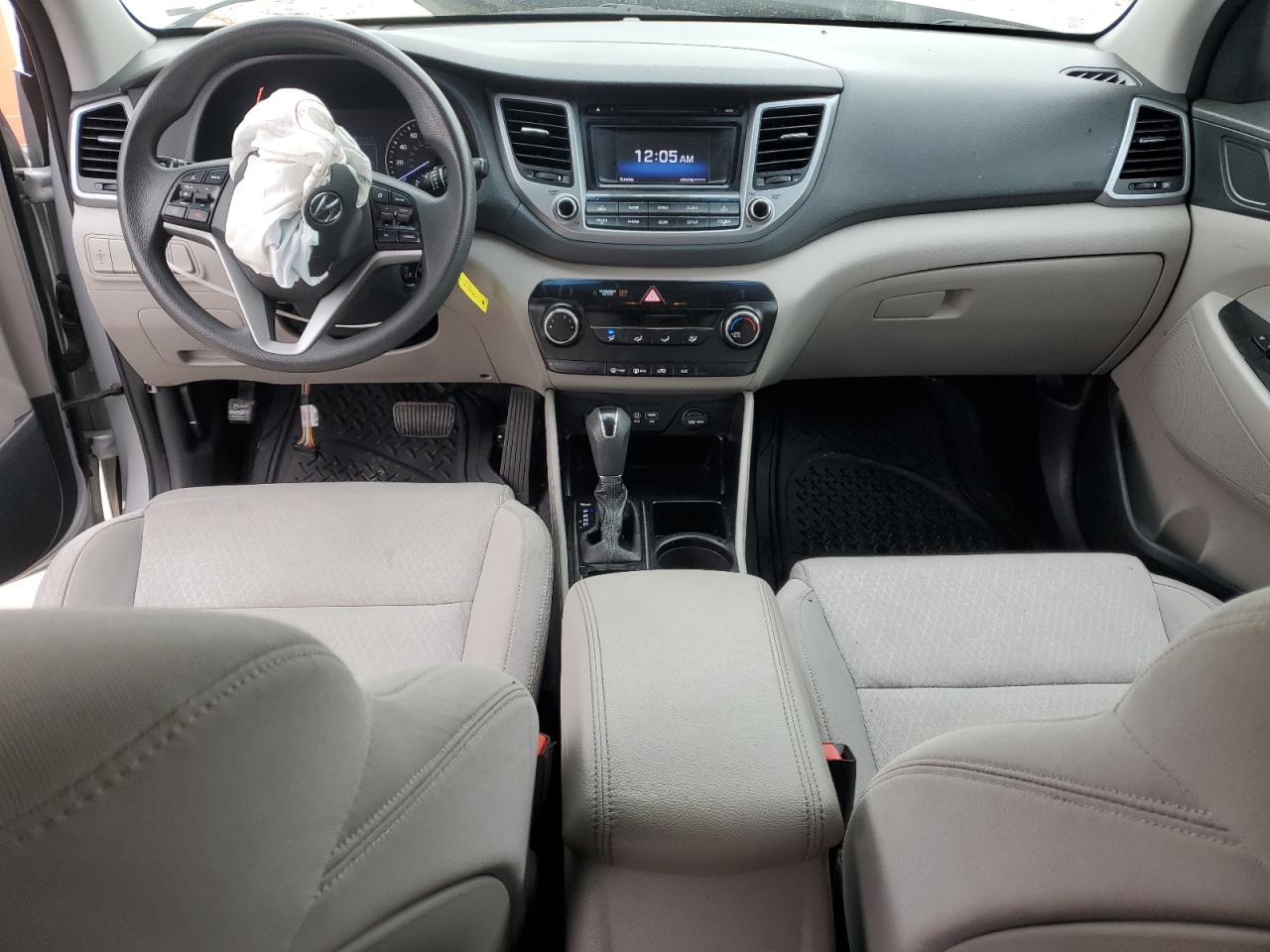 Hyundai TUCSON Limited Image 12