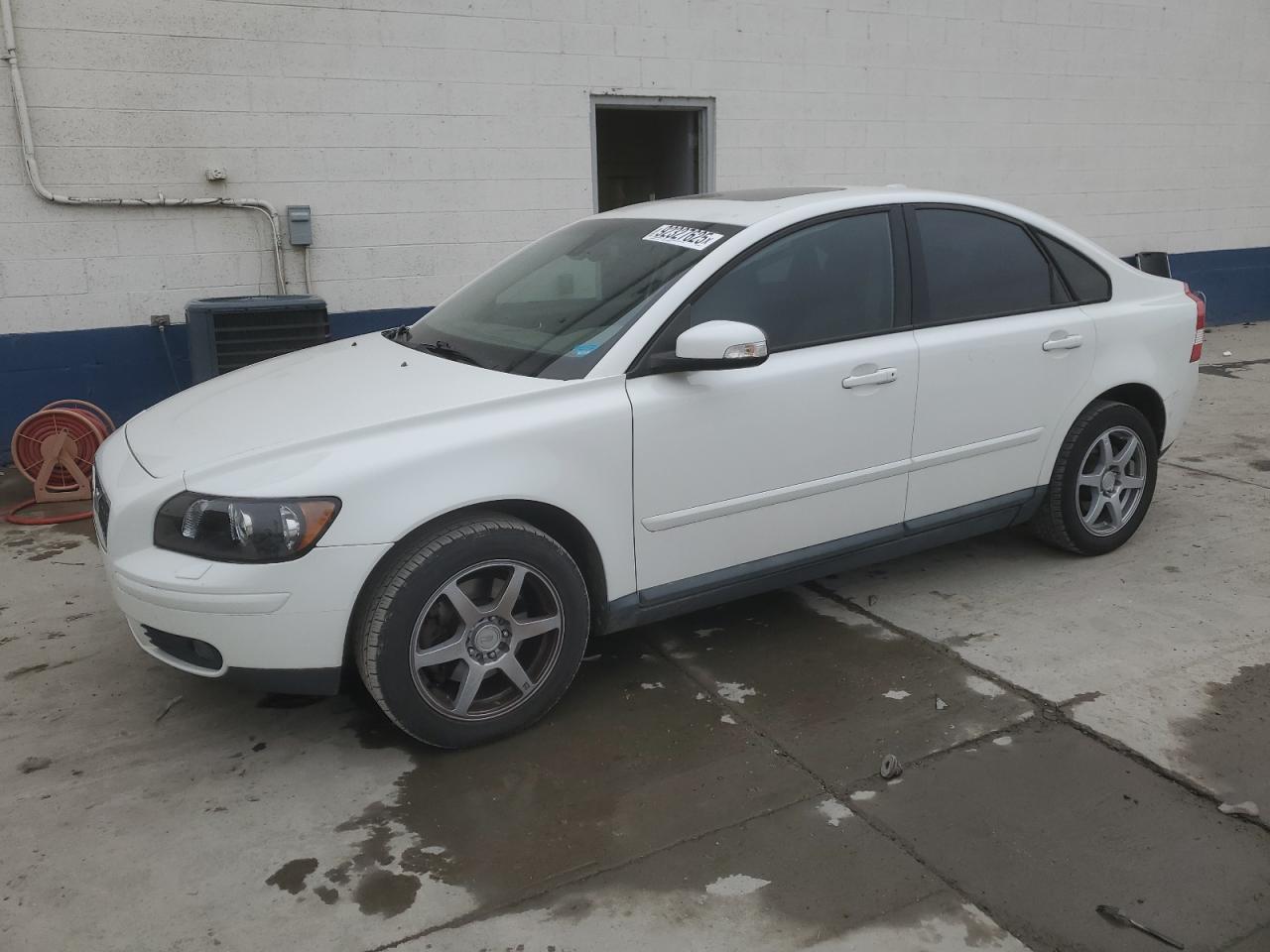 Volvo S40 T5 Image 1