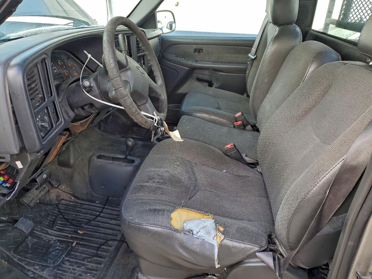 Chevrolet Silverado K2500 Heavy Duty Image 12