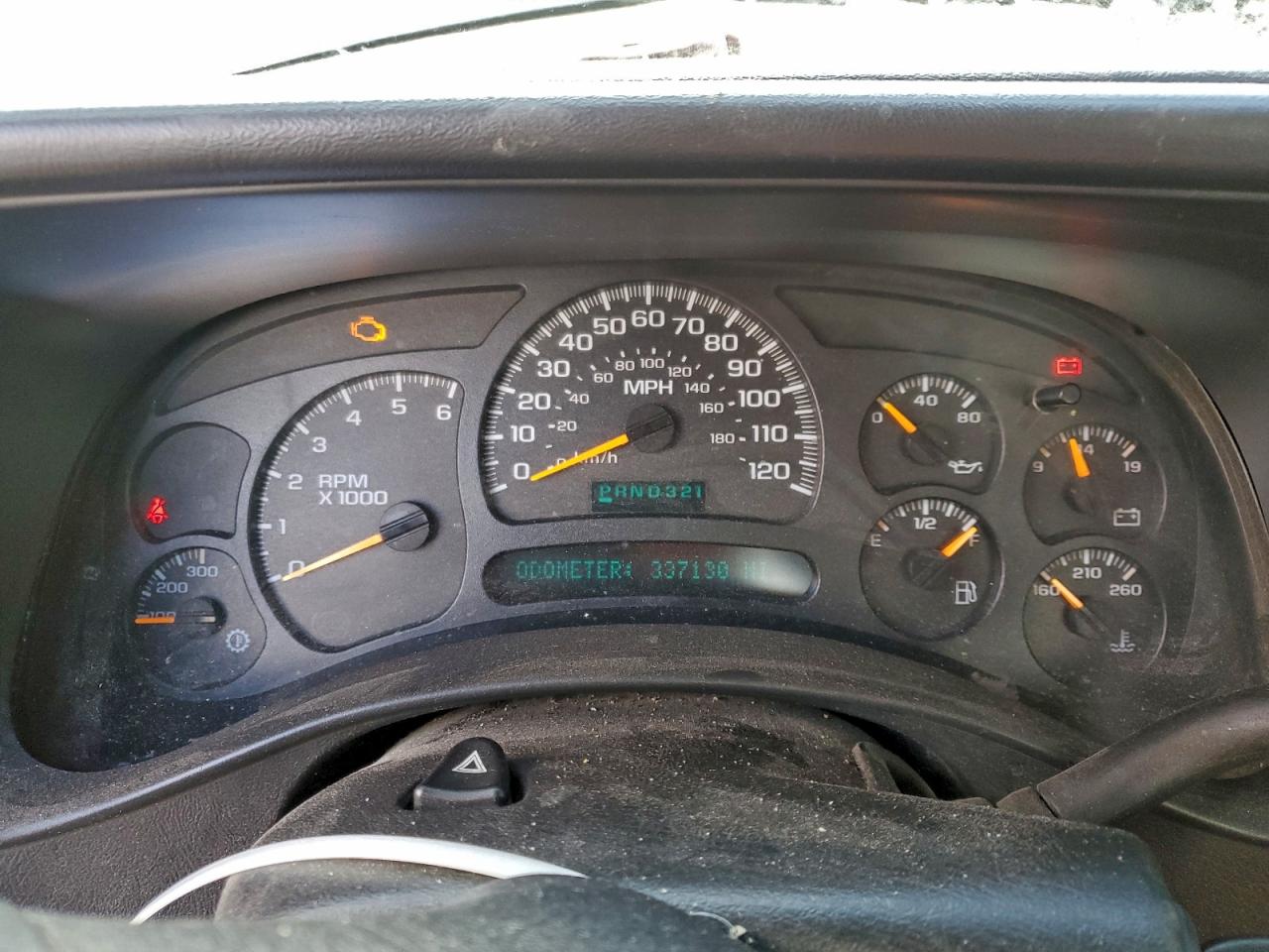 Chevrolet Silverado K2500 Heavy Duty Image 3