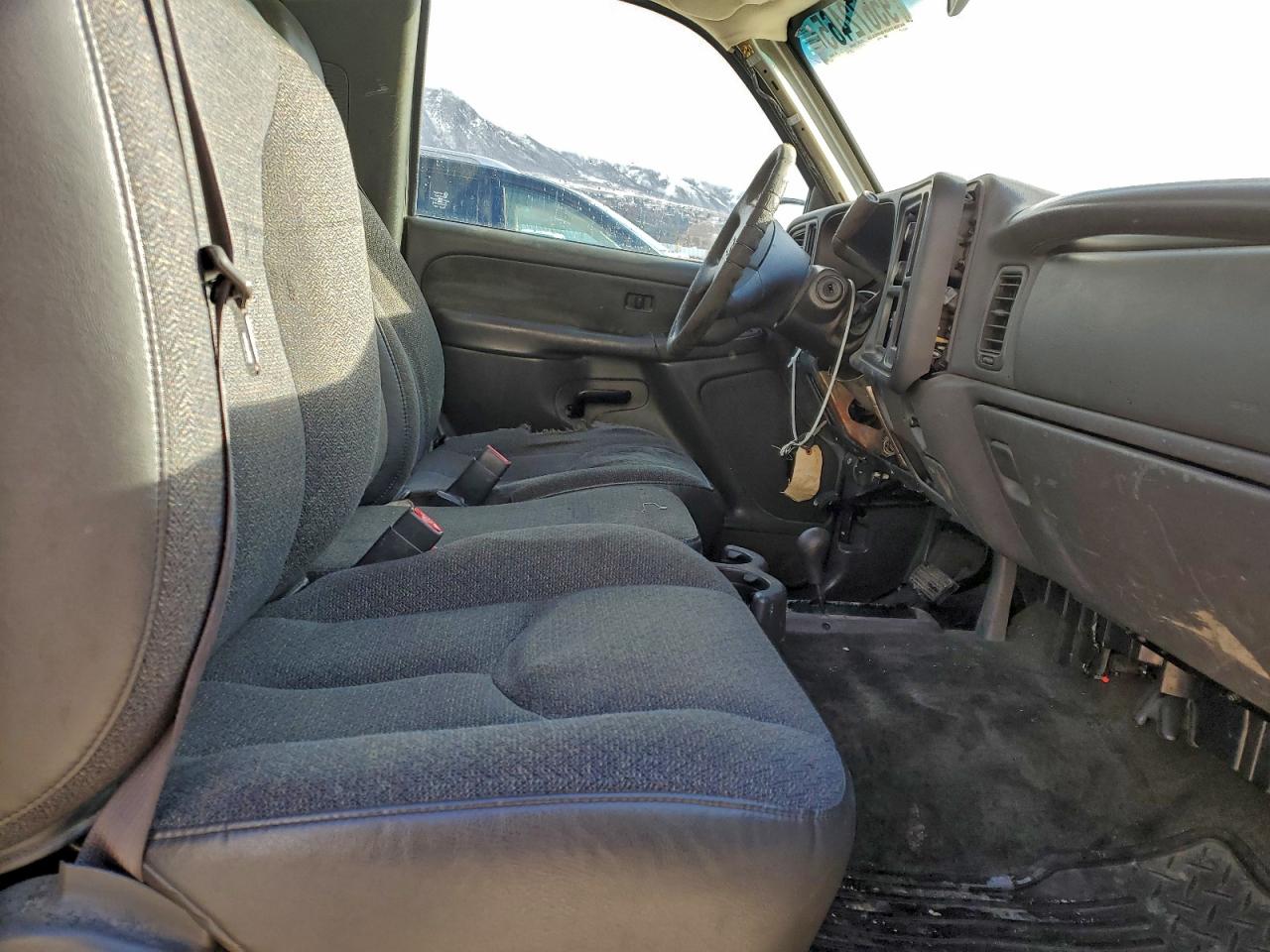 Chevrolet Silverado K2500 Heavy Duty Image 4