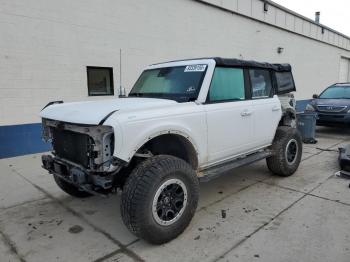  Salvage Ford Bronco