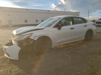  Salvage Nissan Altima