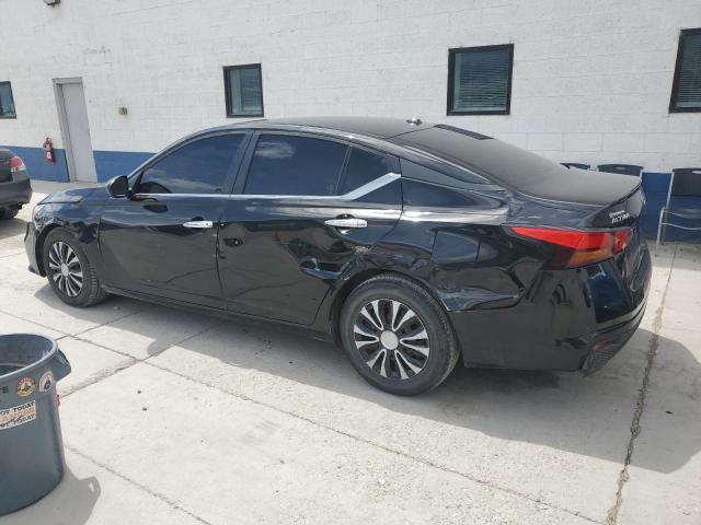 Nissan Altima S Image 2