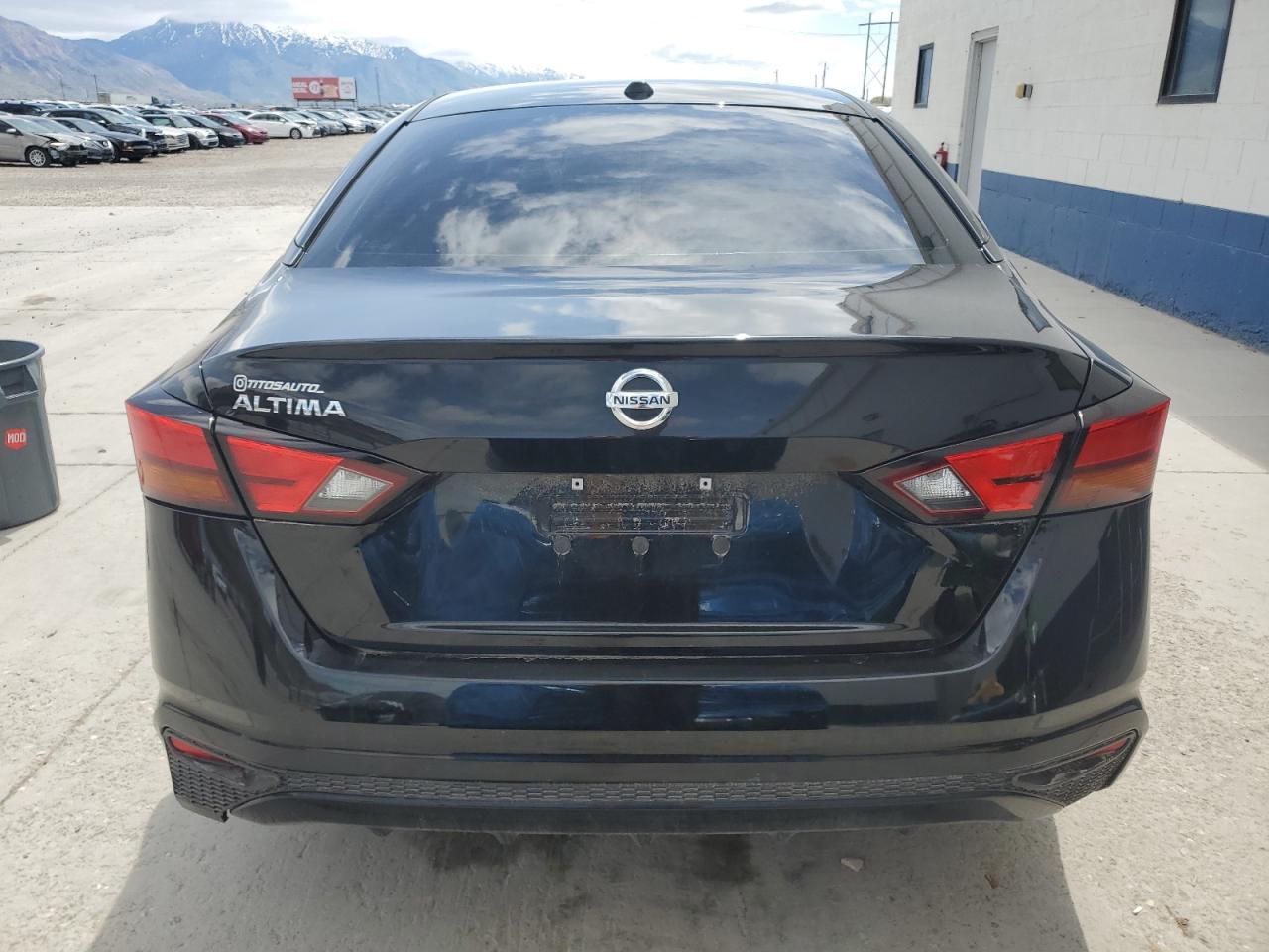 Nissan Altima S Image 10