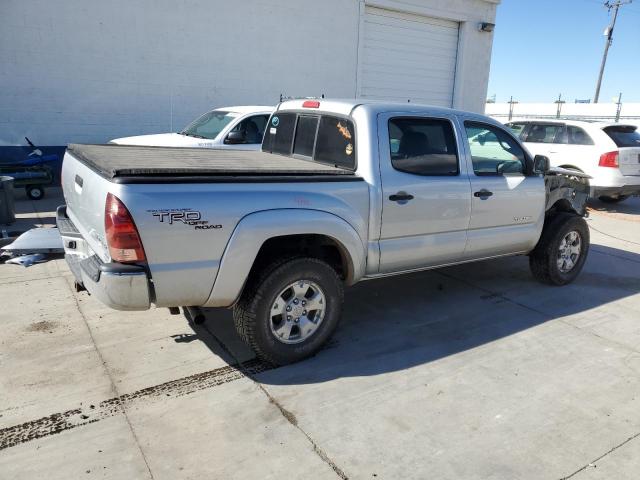 Toyota Tacoma Double Cab Image 3