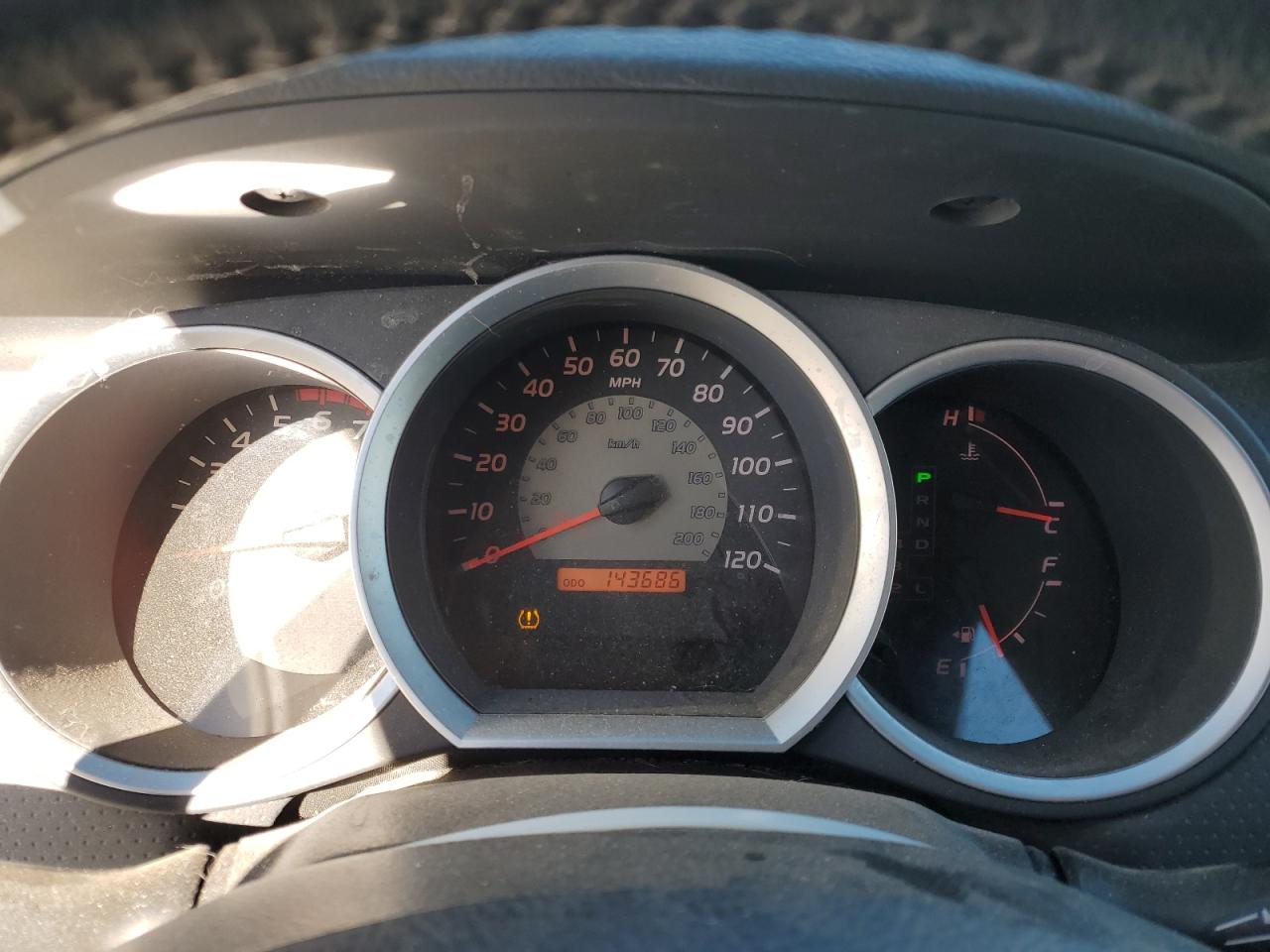 Toyota Tacoma Double Cab Image 9