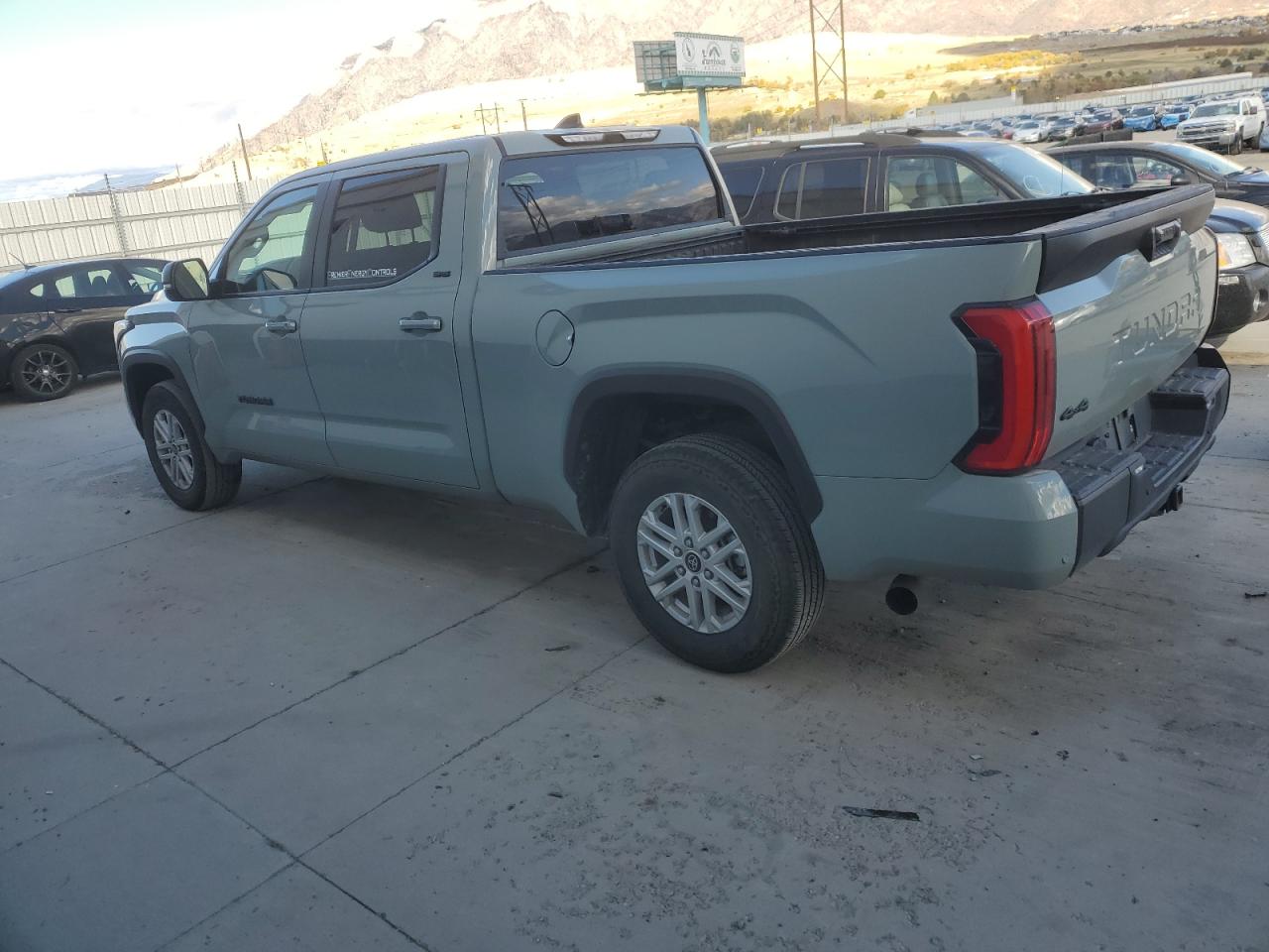 Toyota Tundra Crewmax Sr5 Image 10