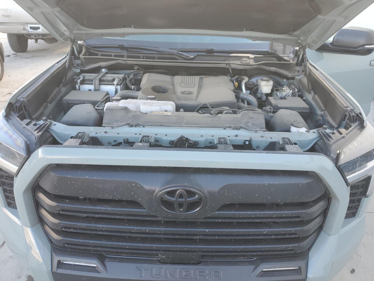 Toyota Tundra Crewmax Sr5 Image 5
