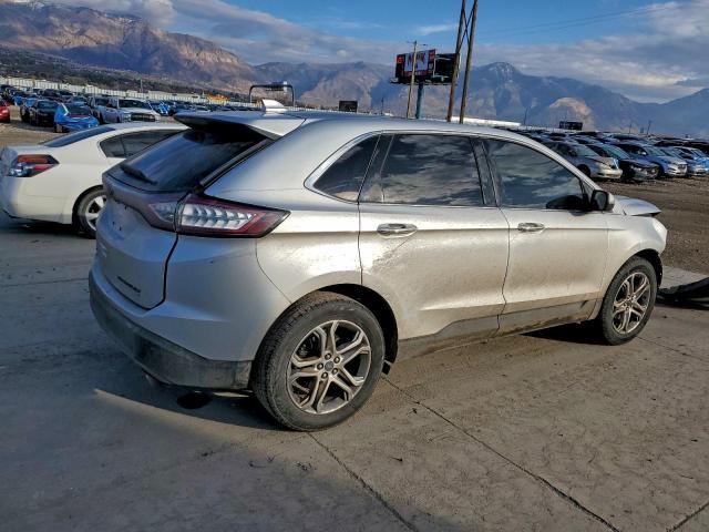 Ford Edge Titanium Image 3