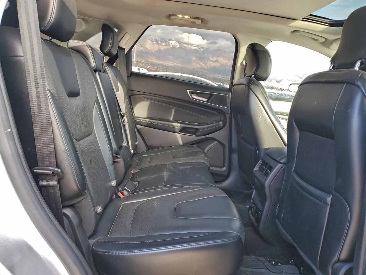 Ford Edge Titanium Image 11