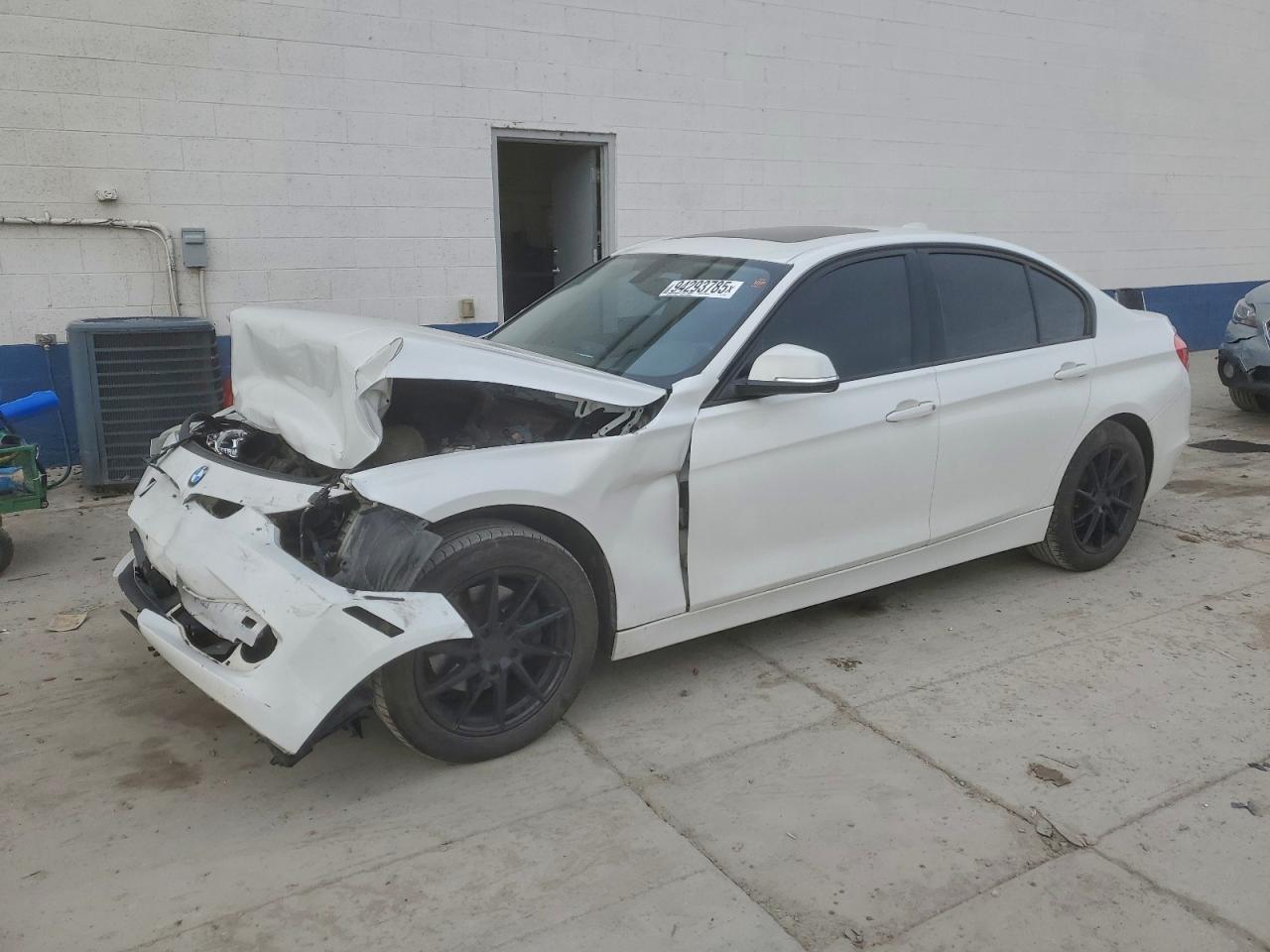 BMW 3 Series Xi Image 1