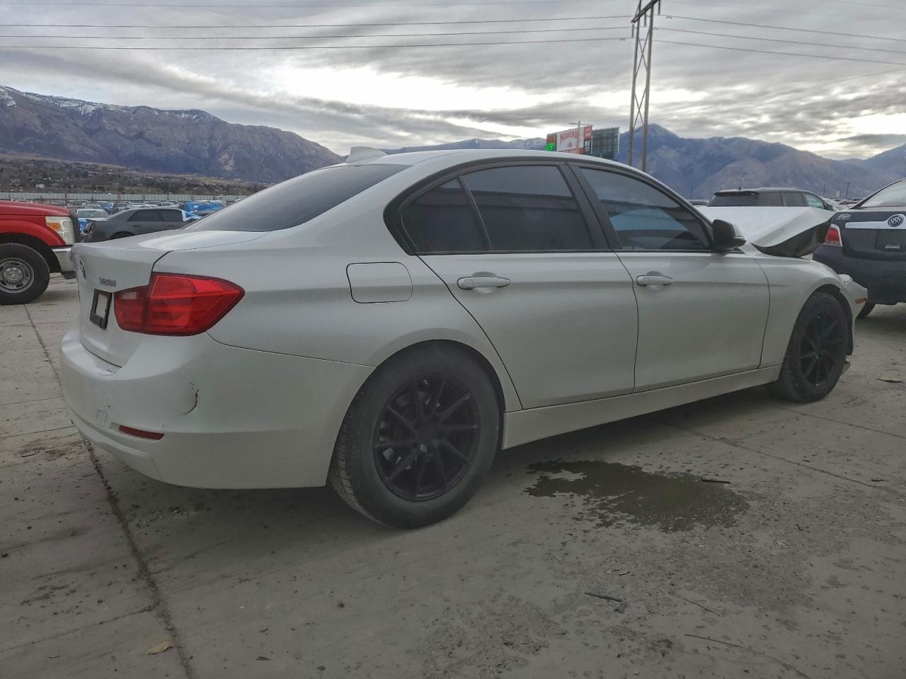 BMW 3 Series Xi Image 8