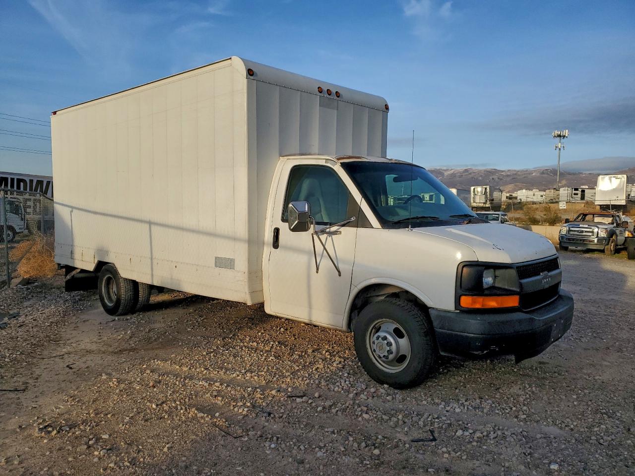 Chevrolet Express Image 1